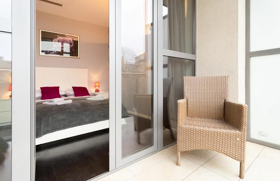 Secret Charm Fully Equipped Apt With Balcony-1